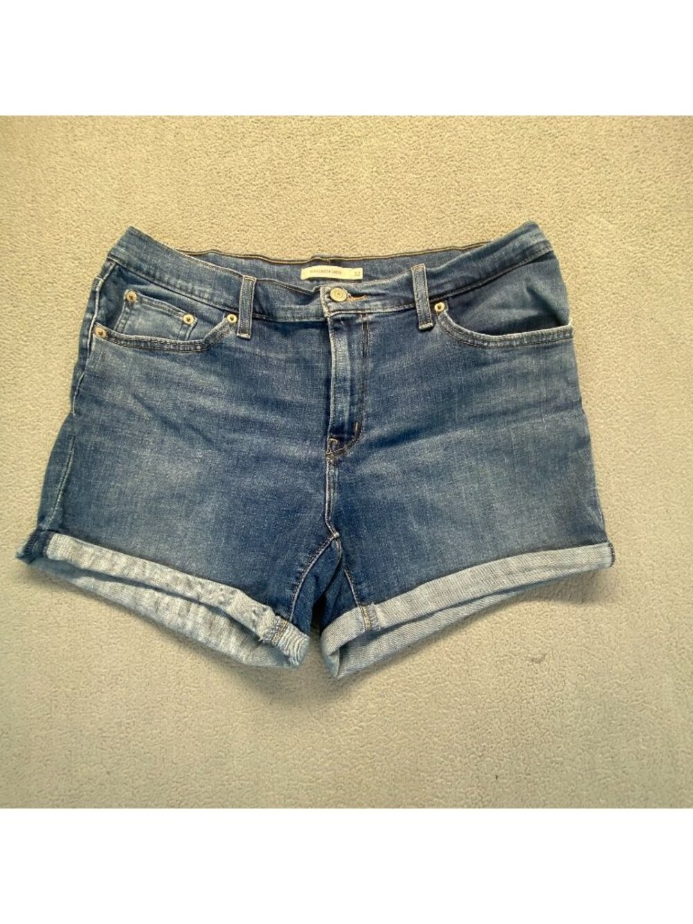 Levi's  Mid  length  High-Rise Denim Shorts Blue Size 32 Cuffed Pockets Stretch